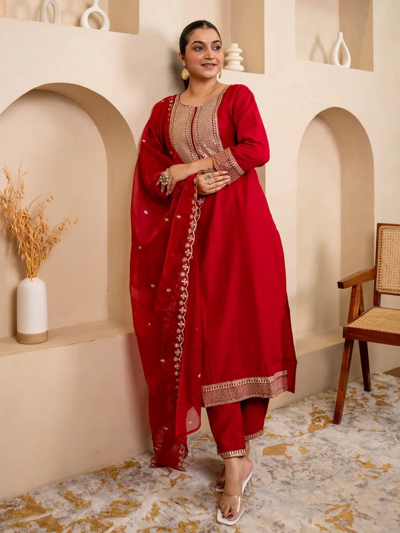 GET OFFER ON PARTY WEAR KURTIS