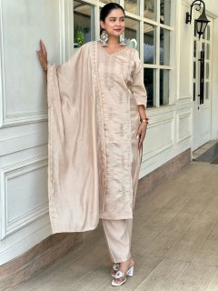  Kurta and Pant Dupatta Sets Silk Blend Fabrics with Embroidery