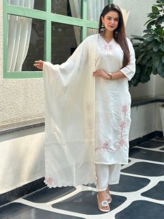 White Embroidred Kurta Sets with Heavy thread Work Women Suits
