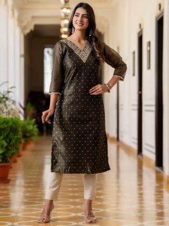 Women Embroidered Silk Blend Straight Kurta