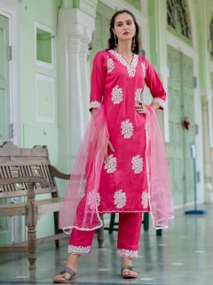 Women Silk Blend Kurta Pant Dupatta Set