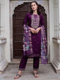 Women Silk Blend Kurta Pant Dupatta Set
