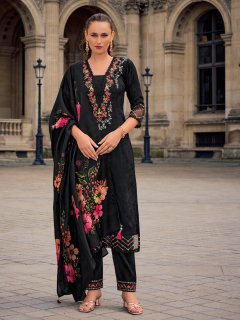 Women Silk Blend Kurta Pant Dupatta Set