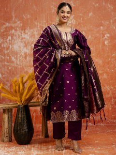 Women Silk Blend Kurta Pant Dupatta Set