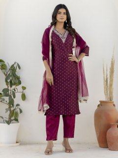 Women Silk Blend Kurta Pant Dupatta Set