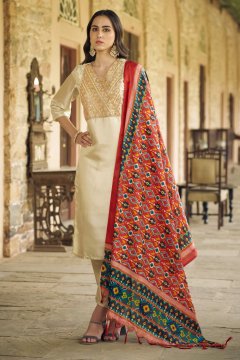 beige Women Kurta and Trousers Pant Set