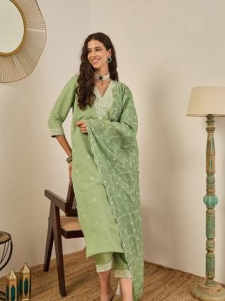 Elegant Silk Blend Kurta Set with Chanderi Dupatta Ready to Wear Embroidered Party Wear Outfit