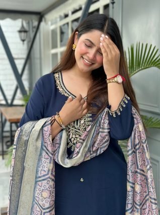 Elegant Silk Blend Kurta Set with Beaded Embroidered Design   Organza Dupatta