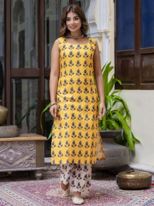 Women Cotton Blend Kurta Pant Dupatta Set