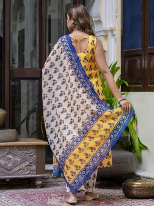 Women Cotton Blend Kurta Pant Dupatta Set