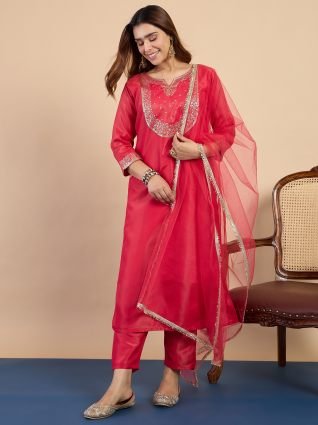 Women s Pink Festive Kurta Set with Sheer Lace Border Dupatta