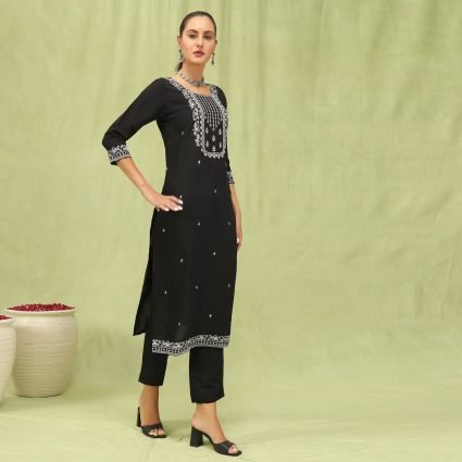 Women   s Viscose Roman Silk Embroidery Straight Kurta Pant with Dupatta Set