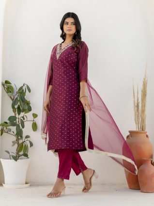 Women Silk Blend Kurta Pant Dupatta Set