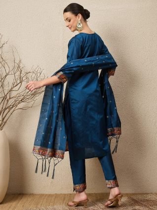 Women Teal Yoke Design Silk Blend Straight Suit With Dupatta